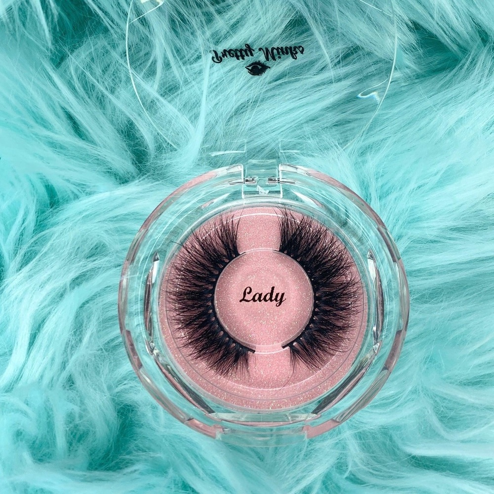 “Lady” Lashes - Picture 2 of 3